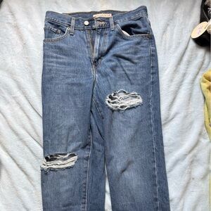 LEVIS HIGH WAISTED MOM JEAN